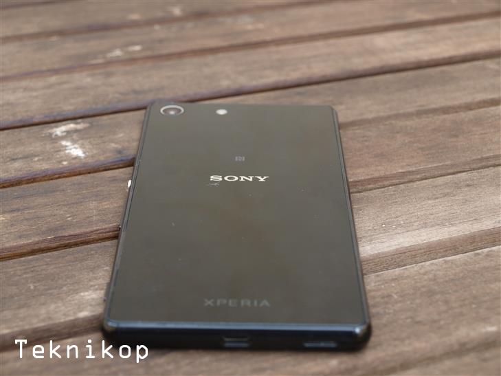 Sony-Xperia-M5-Review-15